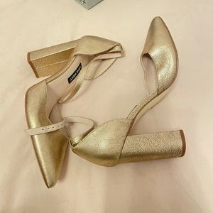 Women’s heels size 7